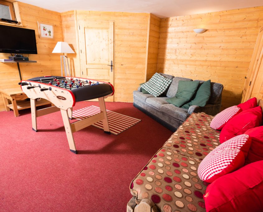 3 Chalet Matisse games room
