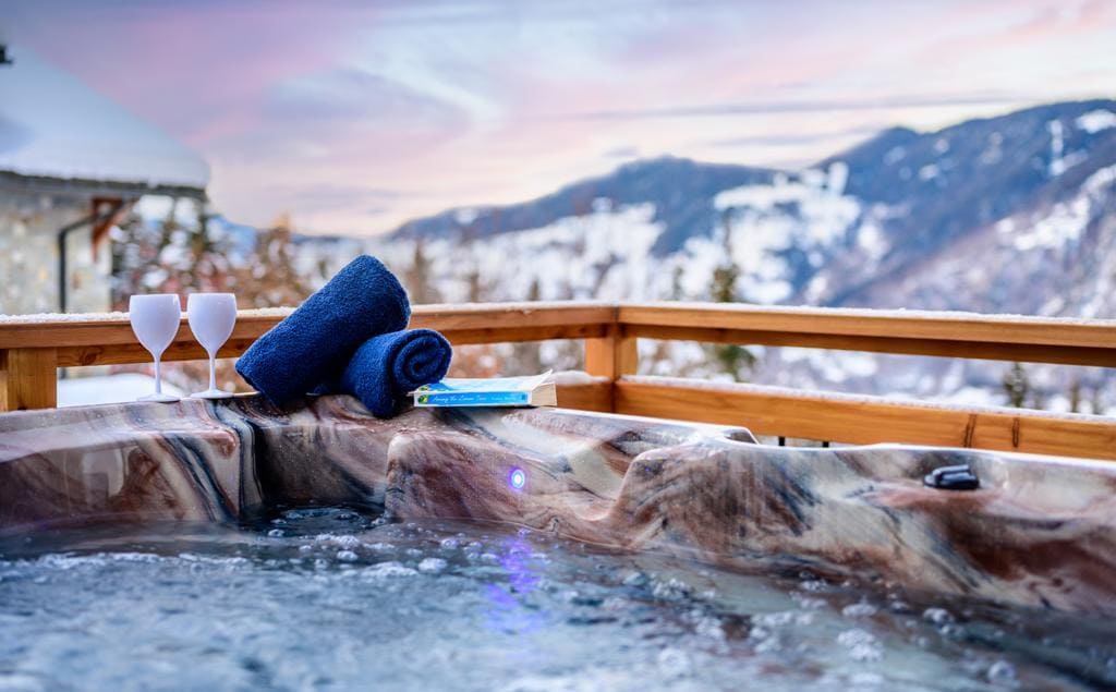Chalet Brigitte La Tania Ski Magic hot tub