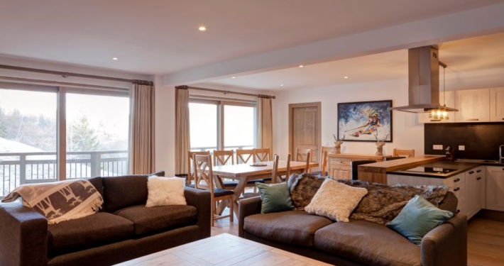 Chalet Caroline living dining