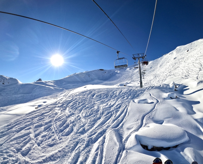 Skifahren in großer Höhe Courchevel