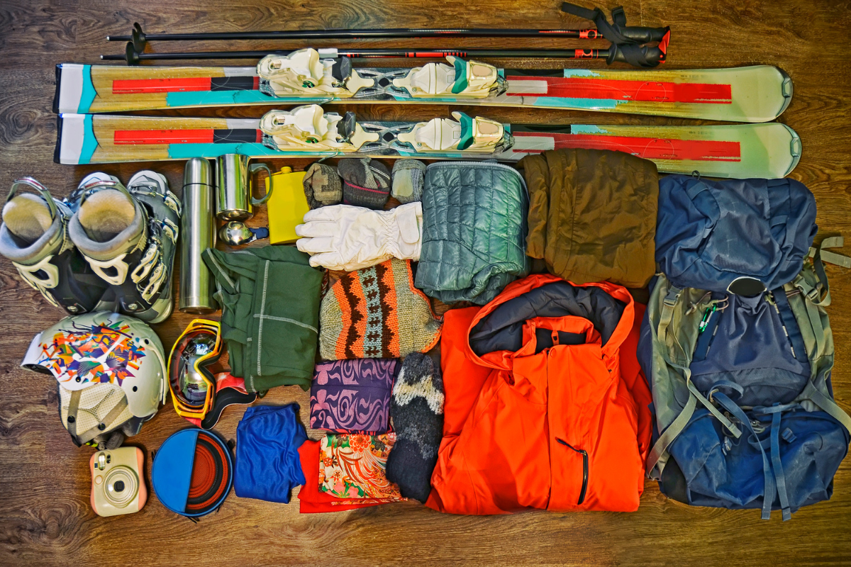 what clothes to pack for skiing